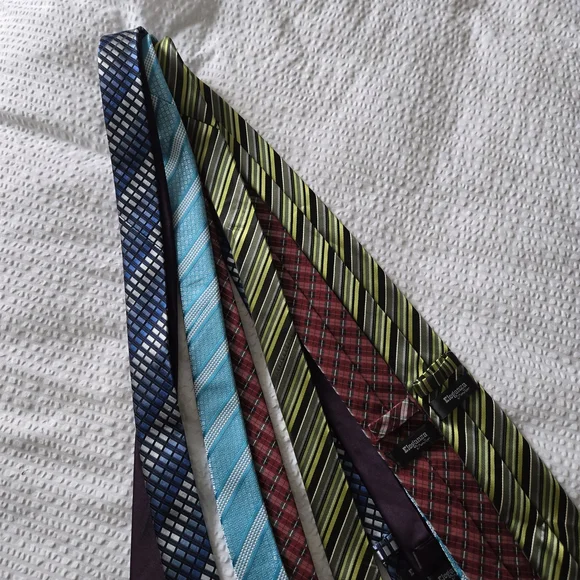 Bundle Five Assorted Ties - Picture 10 of 10